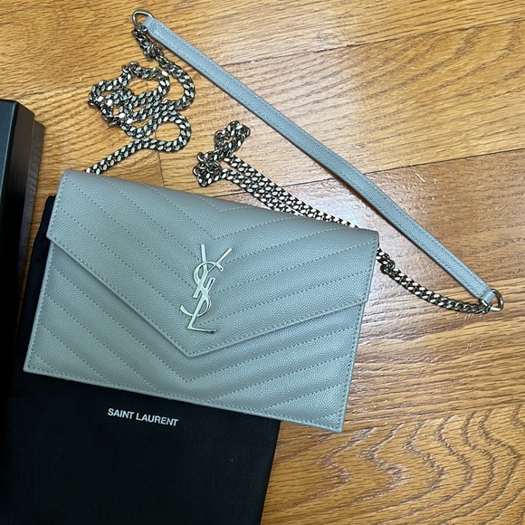YSL Grain de Poudre Envelope Wallet on Chain, Granite NEW - Picture 6 of 8